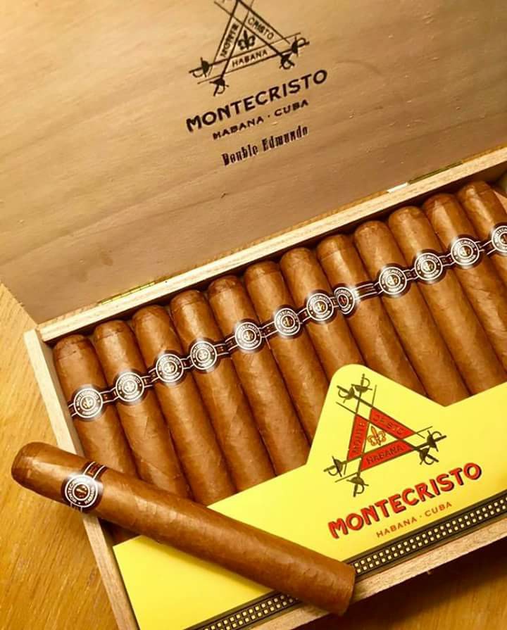 so-sanh-xi-ga-montecristo-no2-va-no4