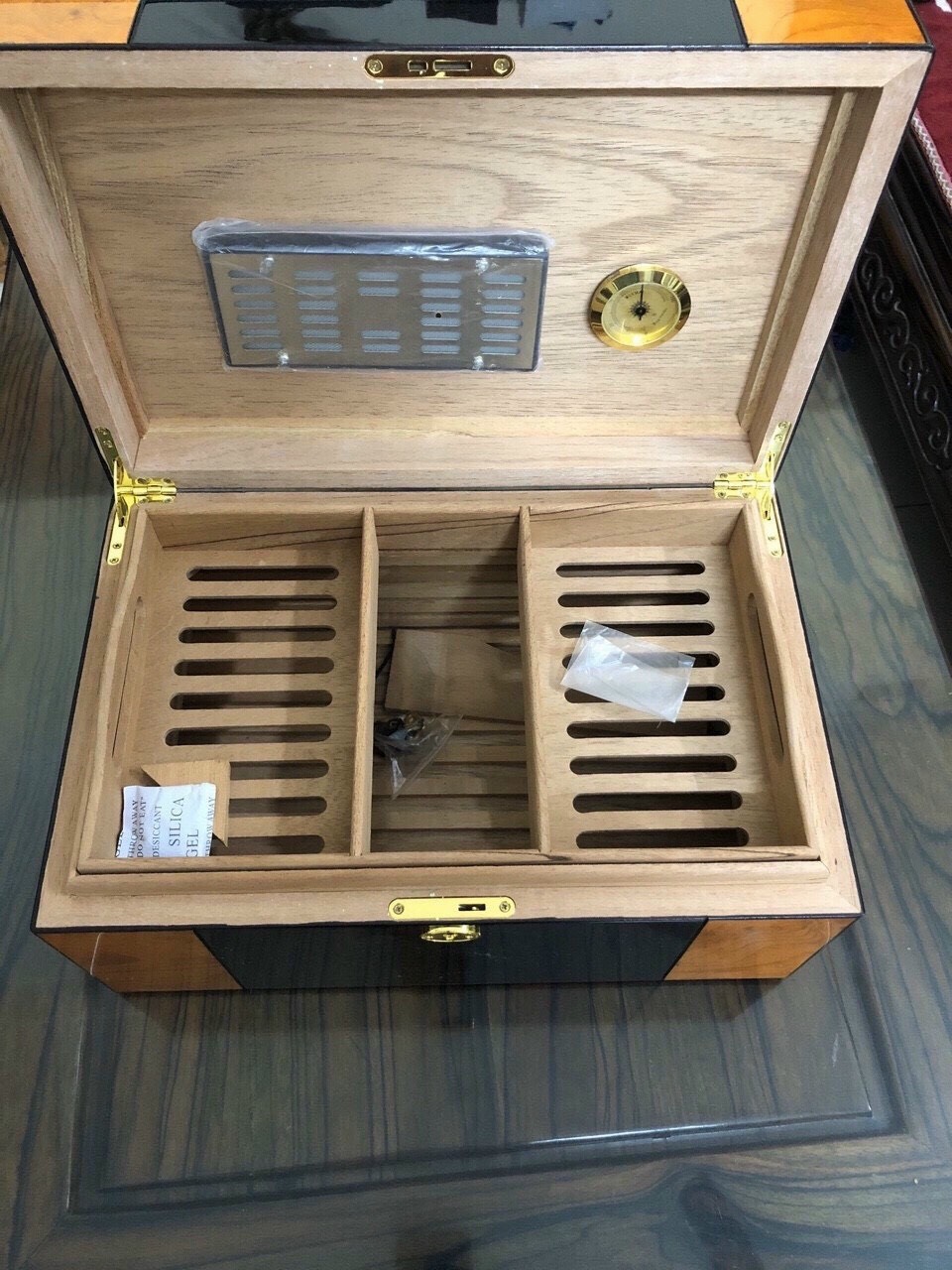 z3707621448412_fe2f6b60e6d33c1691ff63cc10a69989