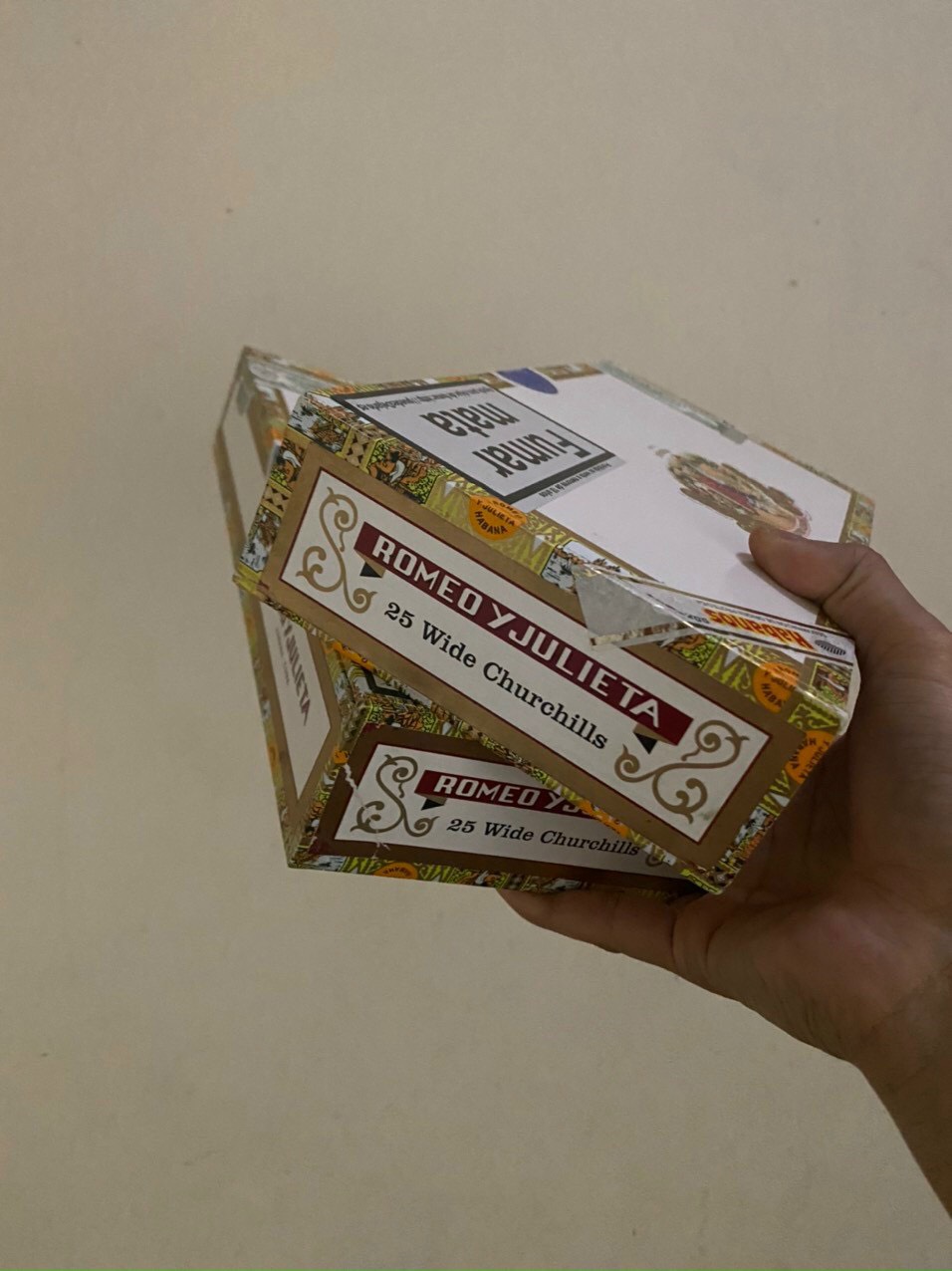 romeo wide churchills hộp 25 điếu