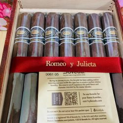Xì Gà Romeo Y Julieta Aniversario Churchill - Hộp 28 Điếu