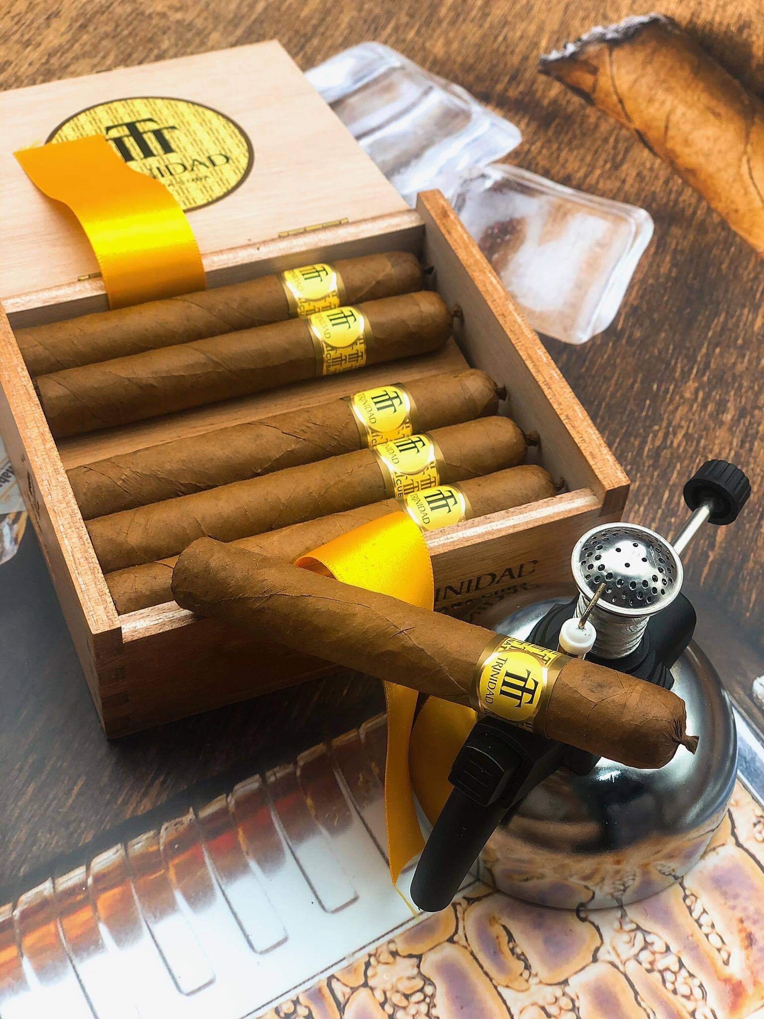 trinidad reyes hộp 24 điếu