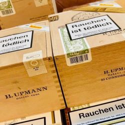 Xì Gà H. Upmann Connossieur B - Hộp Gỗ 25 Điếu