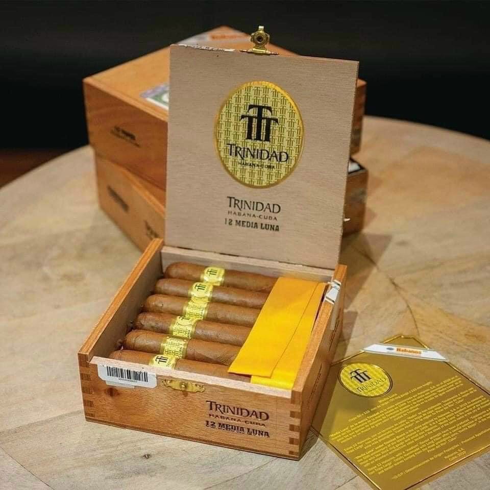 trinidad media luna 12 điếu