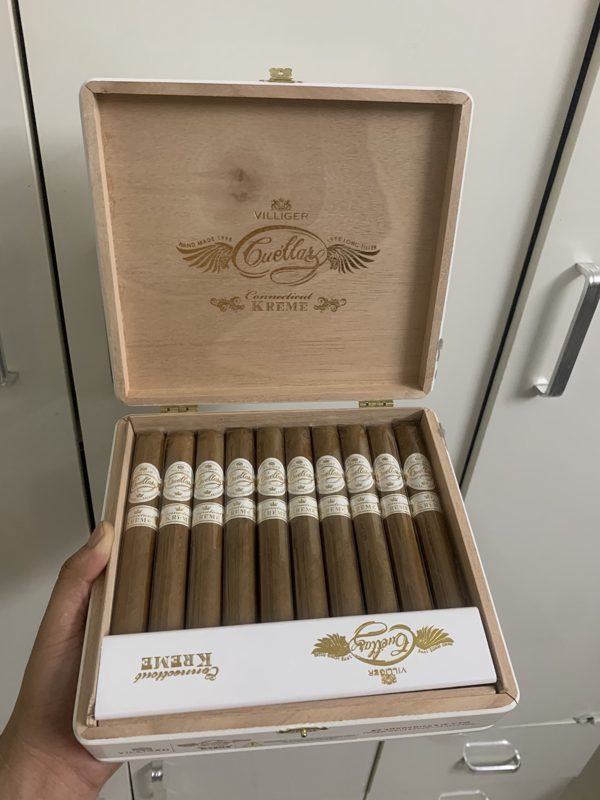 Villiger Cuellar Connecticut Kreme Churchill