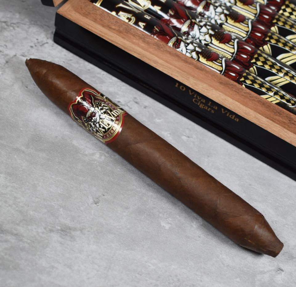 Viva La Vida by AJ Fernandez Diademas Finas L.E. Hộp 10 Điếu