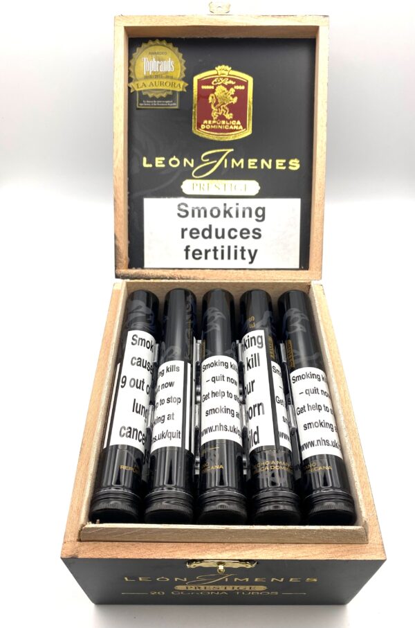 La-Aurora-Leon-Jimenes-2-600x907