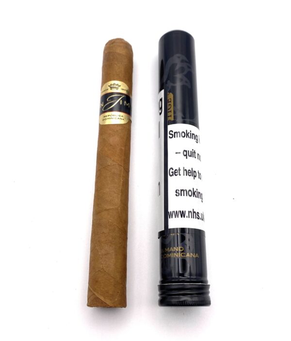 La-Aurora-Leon-Jimenes-4-600x703