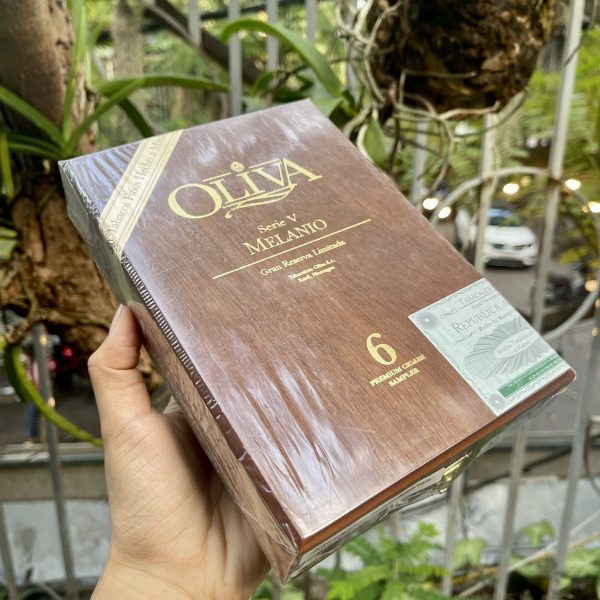 Oliva Serie V Melanio 6 Premium Cigars Sampler