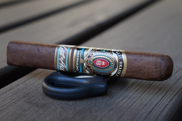 Alec-Bradley-Prensado-Lost-Art-Robusto-2