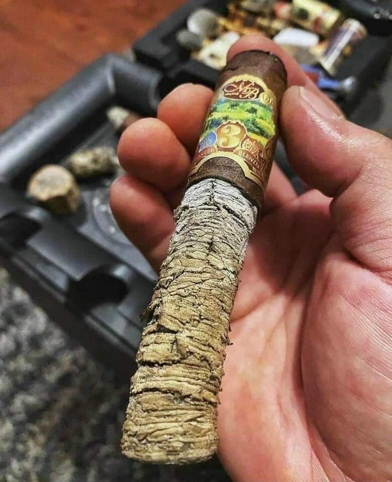 Oliva Master Blends 3 Churchill Hộp 20 Điếu