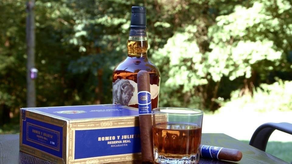 Romeo Y Julieta Reserva Real Nicaragua Toro Hộp 25 Điếu