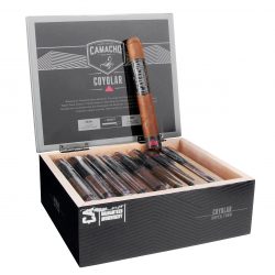 Xì Gà Camacho Coyolar Titan Hộp 25 Điếu