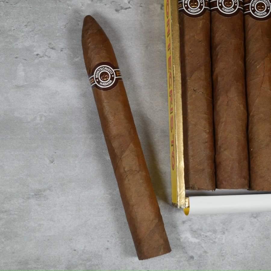 Xi-Ga-Montecristo-No.2-Hop-10-Dieu.3